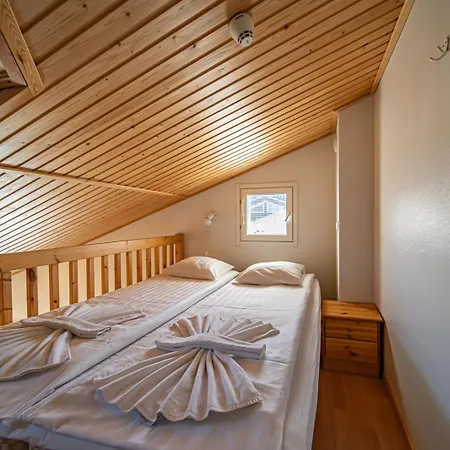 Starveil 1601 By Aavalevi Apartment *